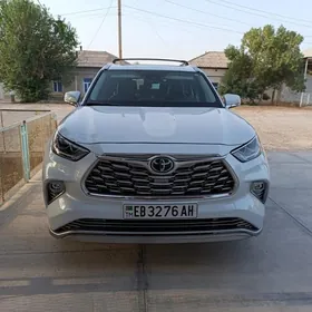 Toyota Highlander 2021