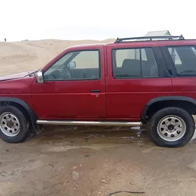 Nissan Pathfinder 1995