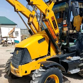 JCB 3CX Pothole Master 2010