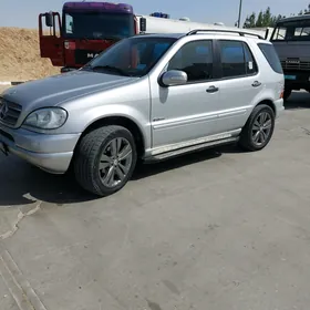 Mercedes-Benz ML350 2001