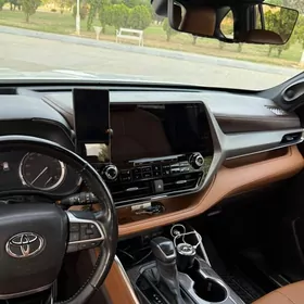 Toyota Highlander 2022