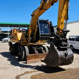Caterpillar Excavator 2004