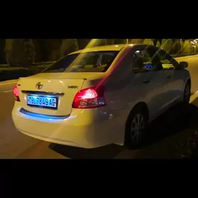 Toyota Yaris 2010