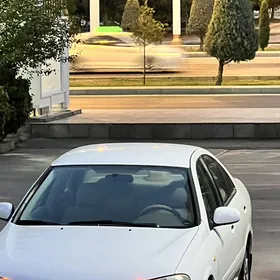 Nissan Sunny 2010