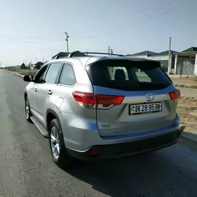 Toyota Highlander 2019