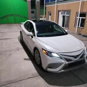 Toyota Camry 2021