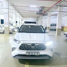 Toyota Highlander 2021