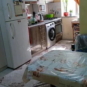 Высокий поталок 3 комнаты 2 эт