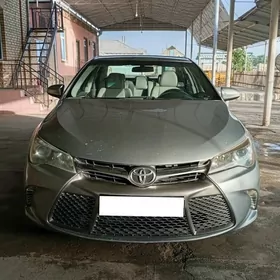 Toyota Camry 2015