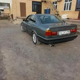 BMW 525 1990