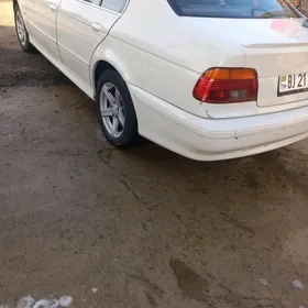 BMW E39 2003