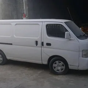 Nissan Urvan 2003