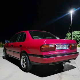 Nissan Primera 1993