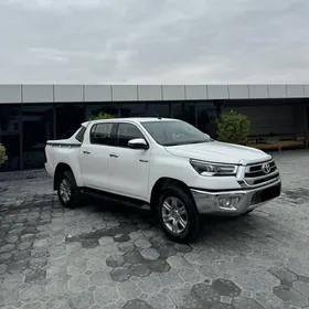 Toyota Hilux 2024