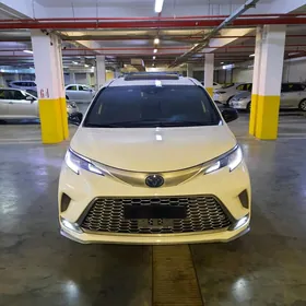 Toyota Sienna 2021