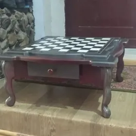 Шахматный стол