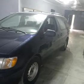 Toyota Sienna 2002