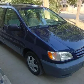 Toyota Sienna 2002