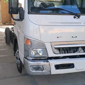 Mitsubishi Canter 2025