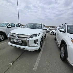 Mitsubishi L200 2020