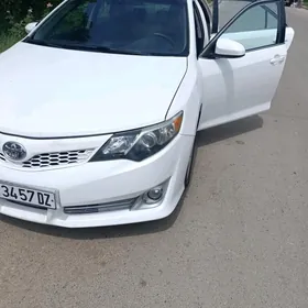 Toyota Camry 2012