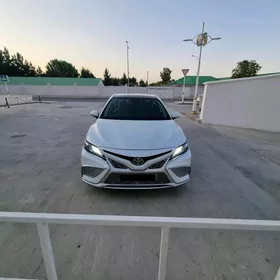 Toyota Camry 2021