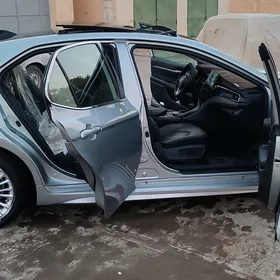 Toyota Camry 2021