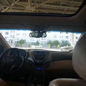 Hyundai Elantra 2013