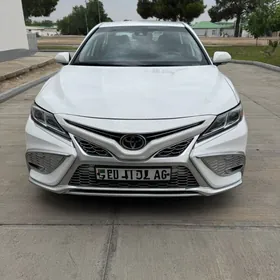 Toyota Camry 2019