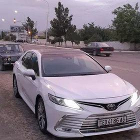 Toyota Camry 2019