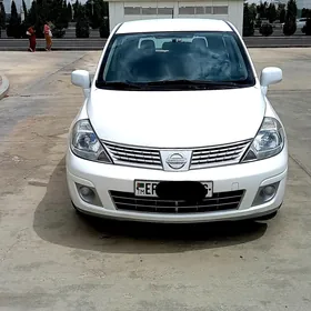Nissan Versa 2012
