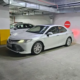 Toyota Camry 2020
