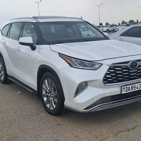 Toyota Highlander 2020