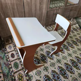 Stol stul okuwçy çagalar üçin