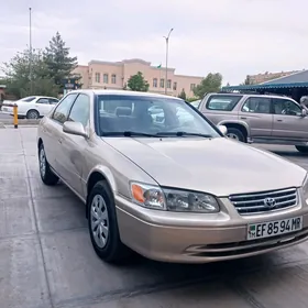 Toyota Camry 2001