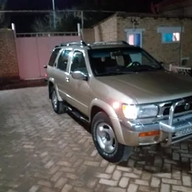 Nissan Pathfinder 1999