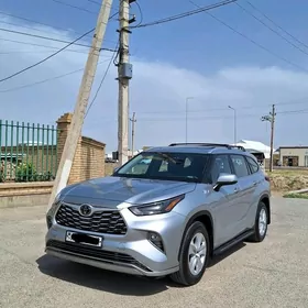 Toyota Highlander 2022