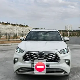 Toyota Highlander 2021