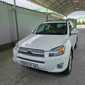 Toyota RAV4 2011