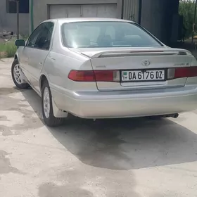Toyota Camry 2000