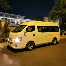 Nissan Urvan 2016