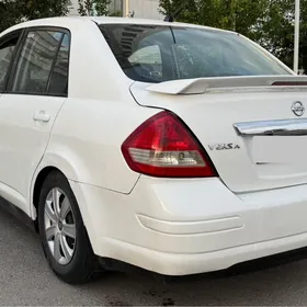 Nissan Versa 2010