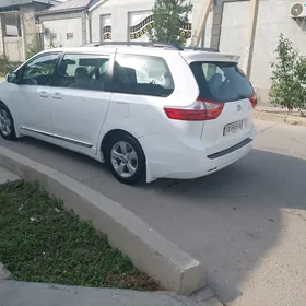 Toyota Sienna 2015