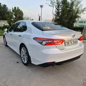 Toyota Camry 2021