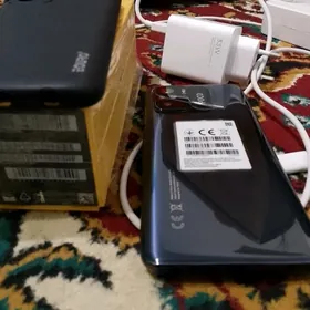 pocco M5S 8/256