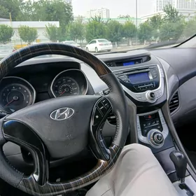 Hyundai Elantra 2011