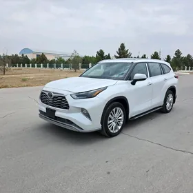 Toyota Highlander 2023