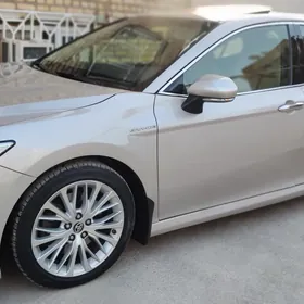 Toyota Camry 2021