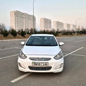 Hyundai Accent 2011