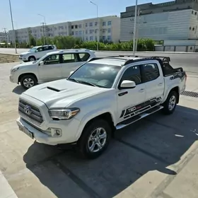 Toyota Tacoma 2017